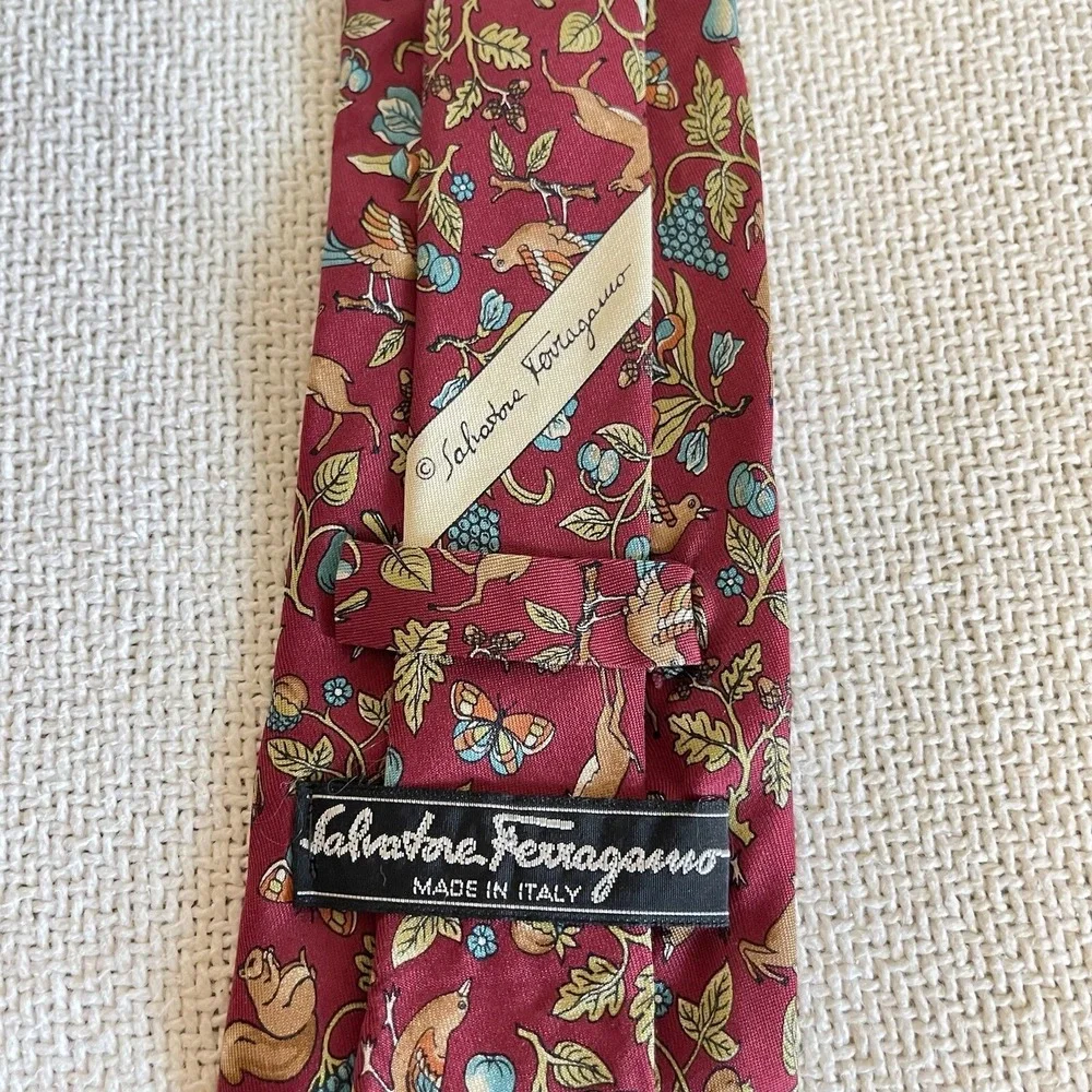 VTG SALVATORE FERRAGAMO SQUIRREL BUTTERFLY DEER BIRD FRUIT SILK 3.5